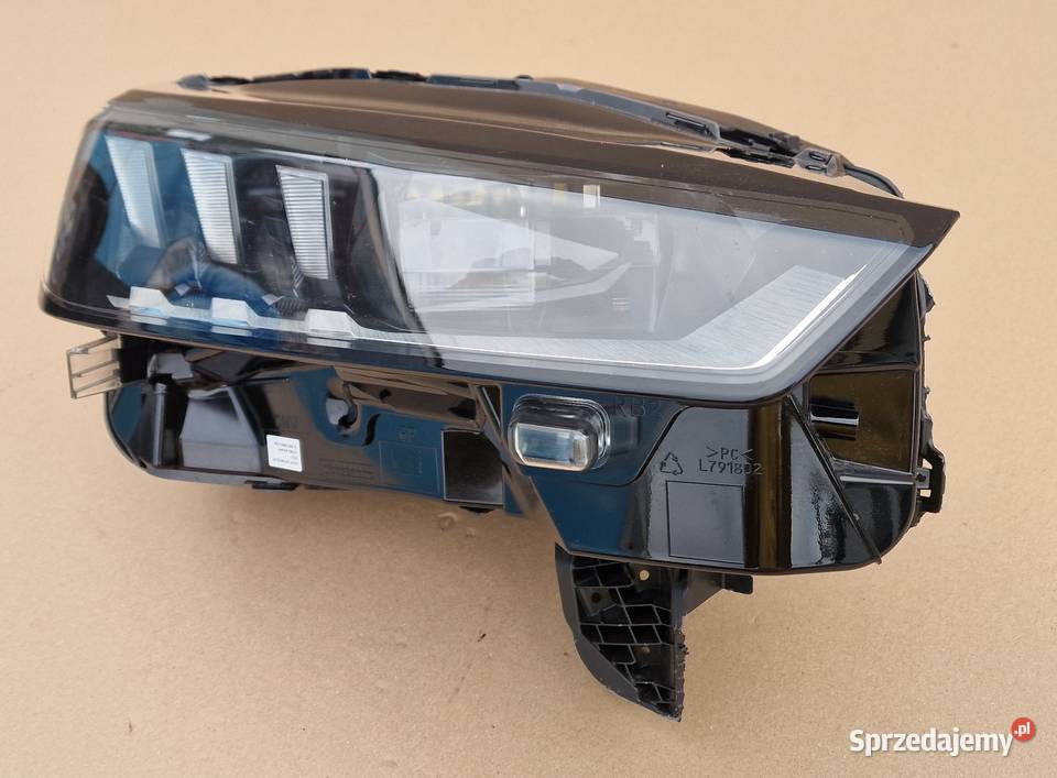 PEUGEOT 5008 III 3 LAMPA REFLEKTOR PRAWY FULL osobowe Bieleń sprzedam