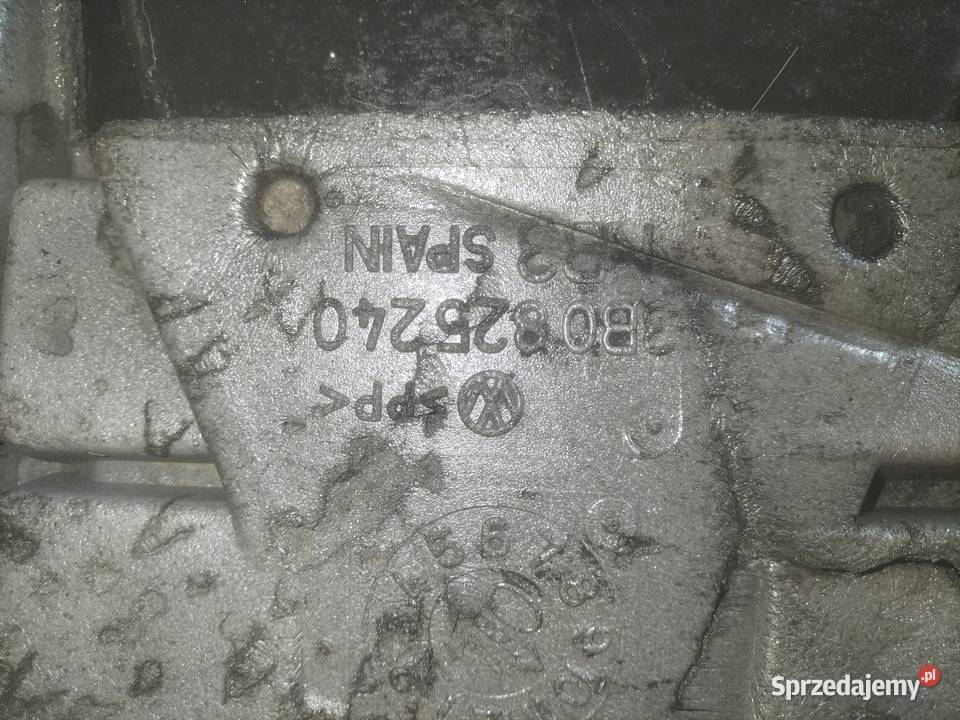 Osłona dolna silnika Audi a4b5 Passat b5 Skoda Poręba
