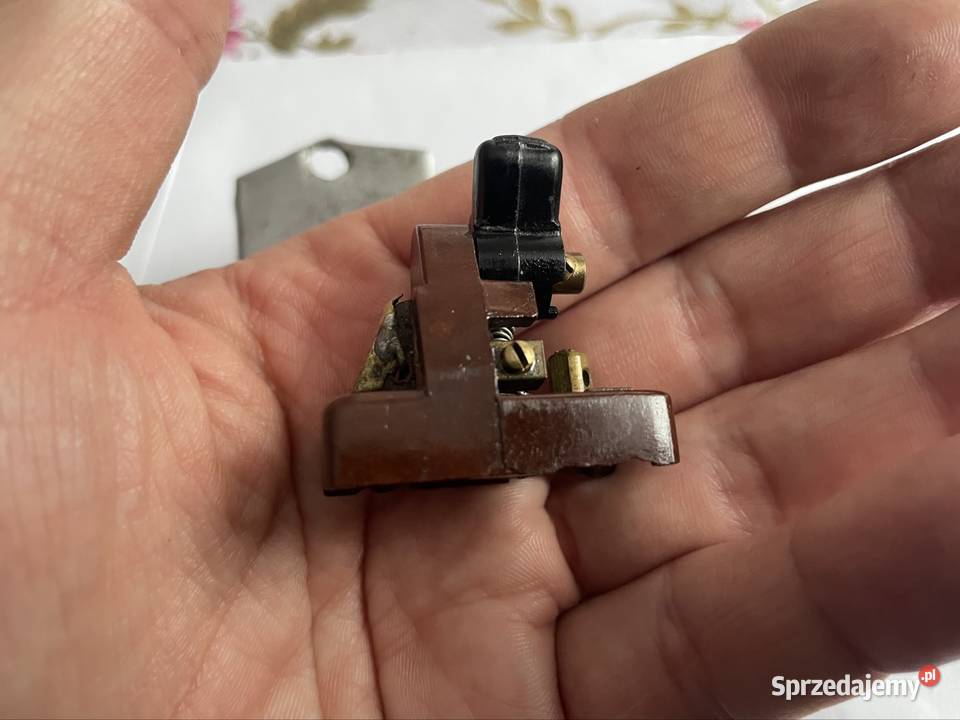 Przelacznik Junak M07