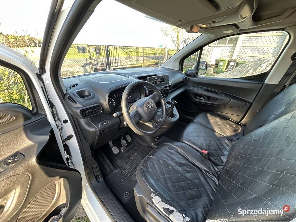 Toyota proace city
