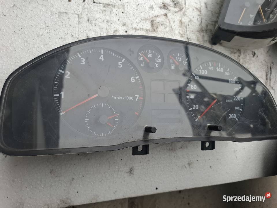 Licznk Zegar Audi A4 B5 8D0919033C osobowe Wisznice