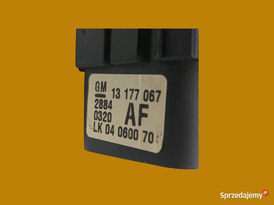 PRZEŁĄCZNIK ŚWIATEŁ ORG EU 13177067 Opel Signum