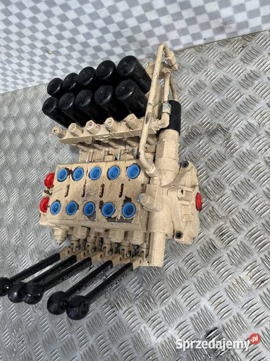 Rozdzielacz hydrauliczny 6sekcyjny manualny sprzedam