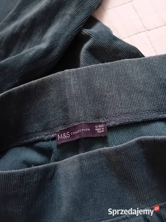 Legginsy prążkowane elastyczne i dopasowane