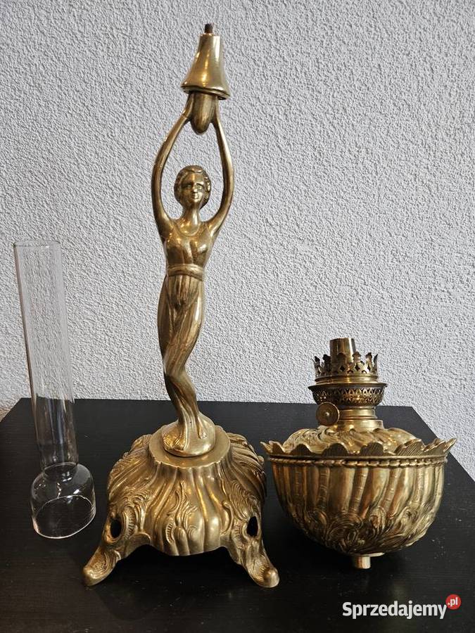 Figuralna lampa naftowa