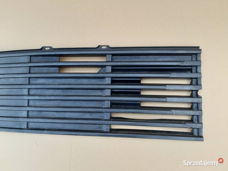 MERCEDES LK 814 GRILL ATRAPA KRATKA PRAWA Trzciel sprzedam