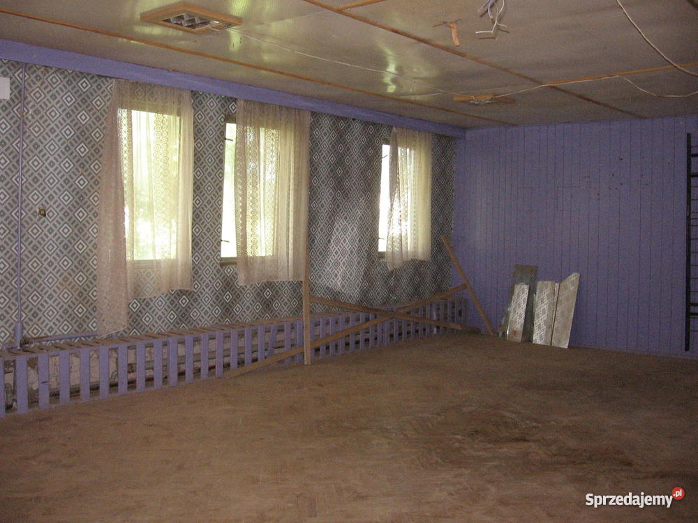 Dom na wsi Robczysko garaż