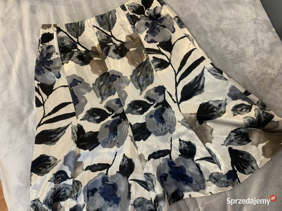 Spódnica satynowa w kwiaty kwiatki HIT Spódnice i sukienki Moda i Styl Jasło