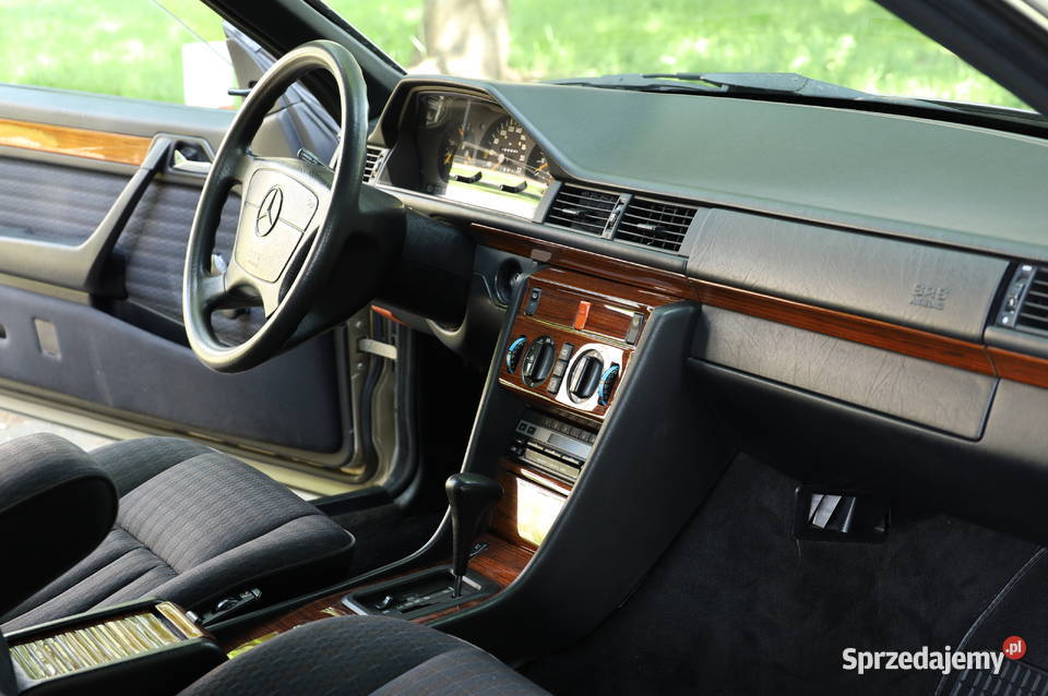 Mercedes 124 300CE remoncie blacharskim nowe Warszawa sprzedam
