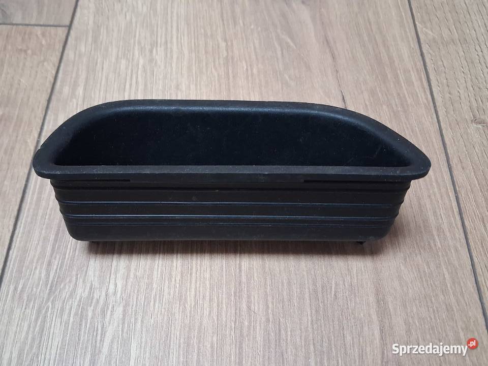 Zaślepka blokady skrzyni obok lewarka schowek Dąbrowa Tarnowska