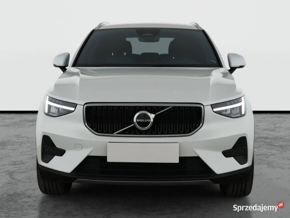 Volvo XC40 B3 światła LED
