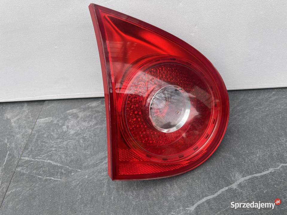 VW GOLF 5 LEWA LAMPA W KLAPĘ Ostroróg