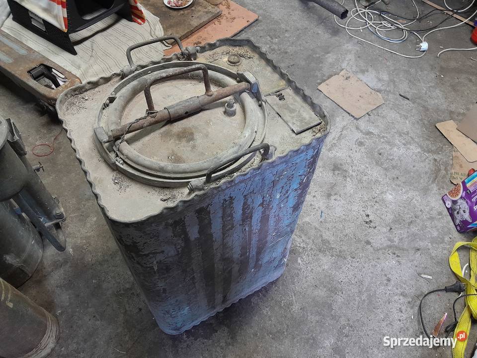 Skrzynia na proch z mosiądzu ok 20 Krosno Odrzańskie