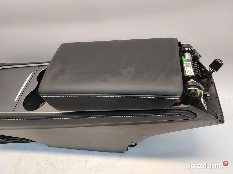 TESLA MODEL Y 2023r Podłokietnik tunel środkowy