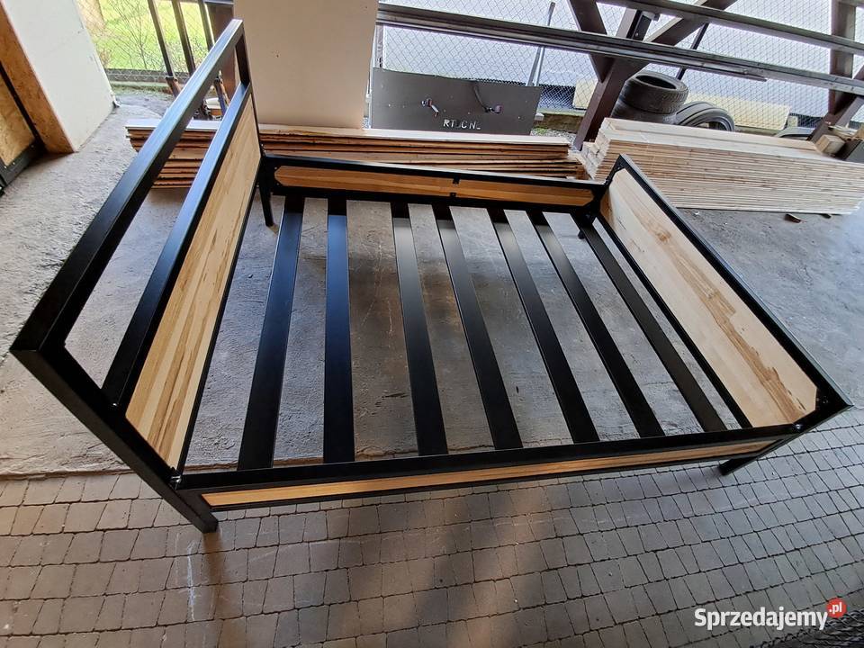Łóżko loft metalowe z materacem