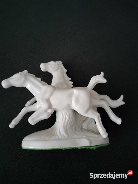 Figurka porcelanowa konie w galopie zachodniopomorskie Choszczno
