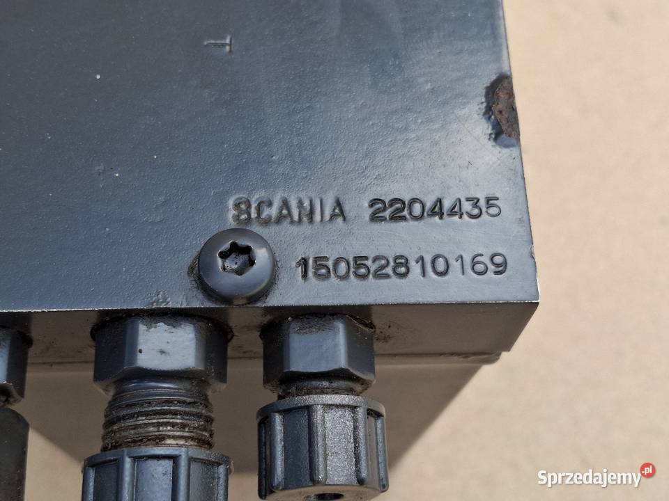 SCANIA POMPKA WYWROTU PRZECHYŁU KABINY 2204435 Bieleń