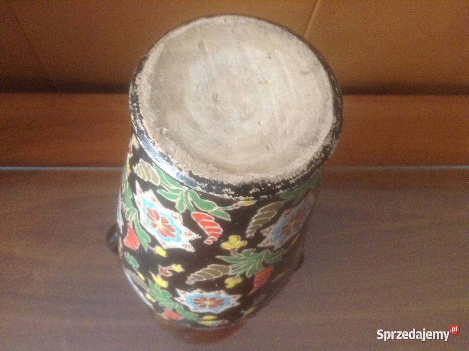 Wazon z rytowanym motywami wzorniczymimalowany Opole