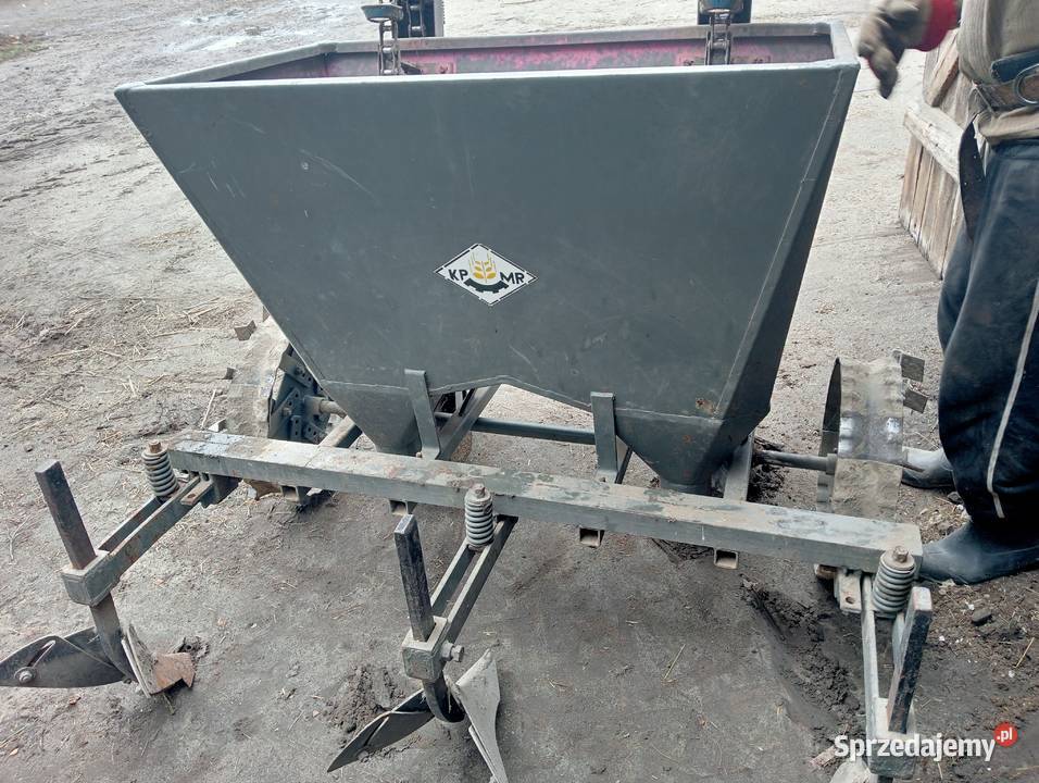 Sprzedam sadzarkę do ziemniaków Rząśnia sprzedam