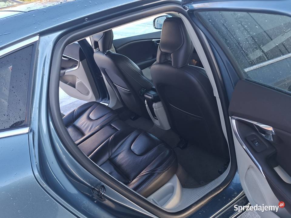 Sprzedam volvo v40 d2 2013 1600cm3 Bydgoszcz