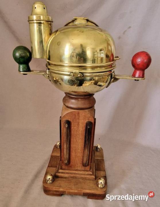 Naktuz z kompasem kompas