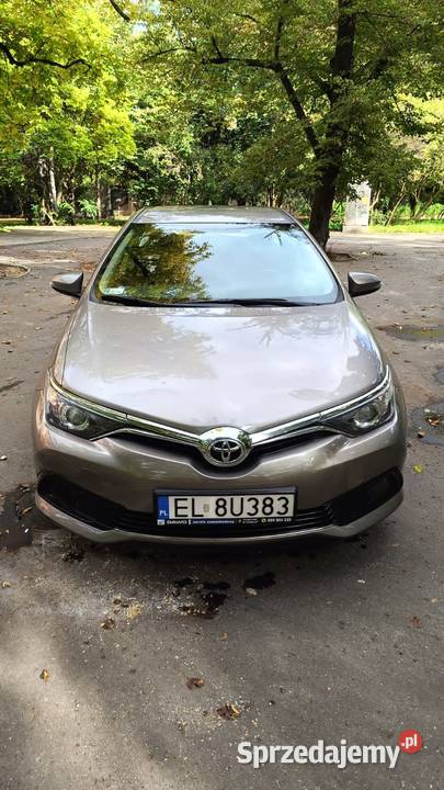 Toyota Auris benzynagaz lift 2015 salon Polska Łódź