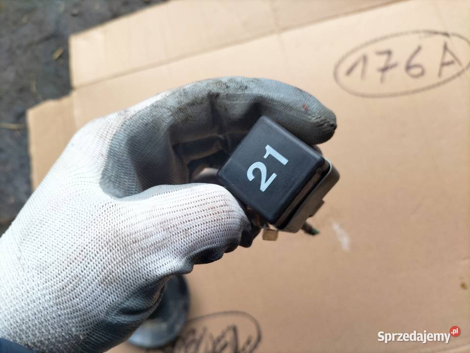PRZEKAŹNIK AUDI VW 21 KOSTKA WTYCZKA GNIAZDO Kamień-Kolonia sprzedam