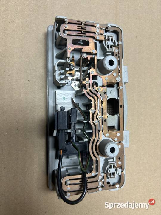 Lampka świetnie kabiny Passat b5 fl 1u0947105b Grudziądz