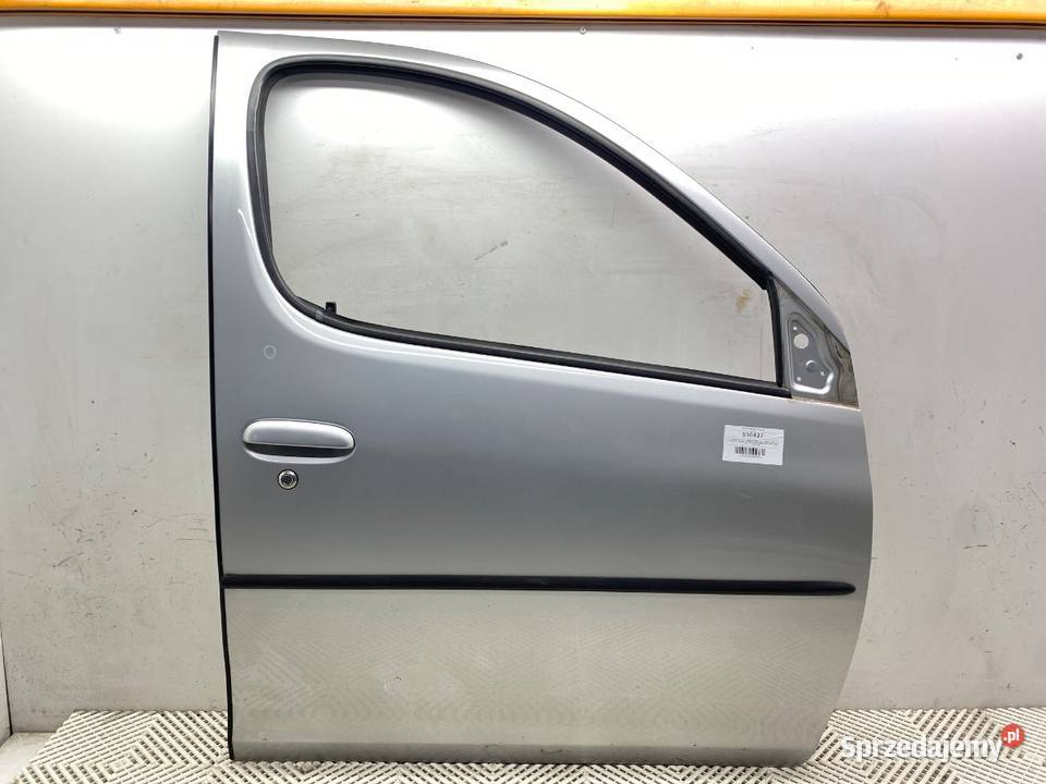DRZWI PRAWY PRZÓD TOYOTA YARIS VERSO Minivan osobowe