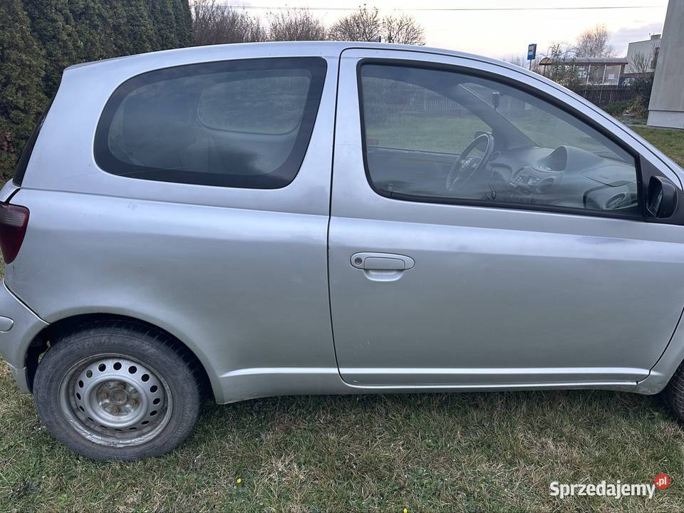 Toyota Yaris 2003 14 benzyna uszkodzony Wręczyca Wielka