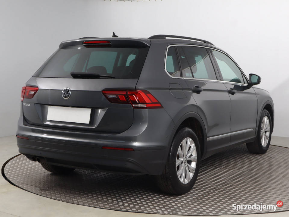 VW Tiguan 15 TSI relingi dachowe Tiguan Bielany Wrocławskie
