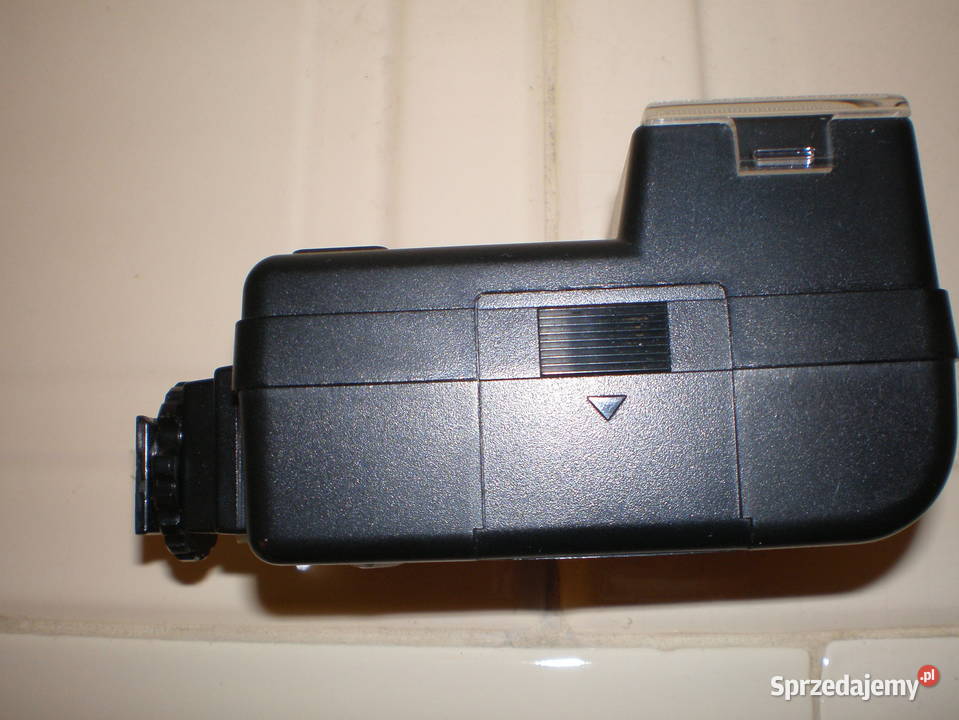 Sprzedam lampę błyskową Nisisin 26T używaną