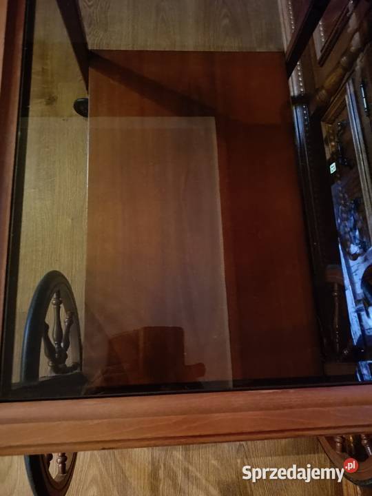 Stary barek na kółkach z grubym dymionym szkłem 61cm Stoliki kawowe i ławy Lipno