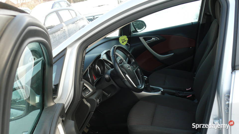 OPEL ASTRA J 16 benzyna 2011r 4/5