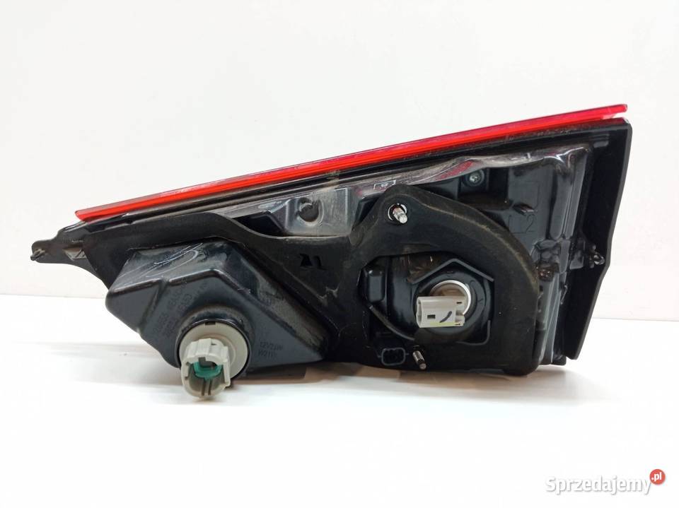LAMPA TYŁ W KLAPĘ LEWA EUROPA J11 Nissan Qashqai Rok produkcji 2017