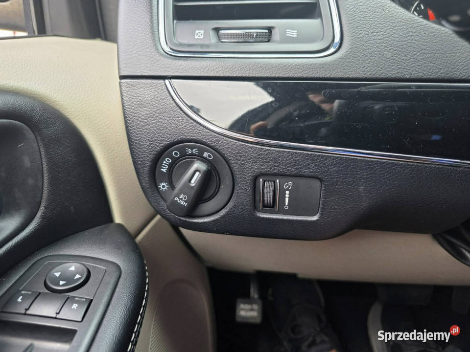 Dodge Grand Caravan 36 Benzyna 286 Klimatyzacja relingi dachowe Słupsk sprzedam