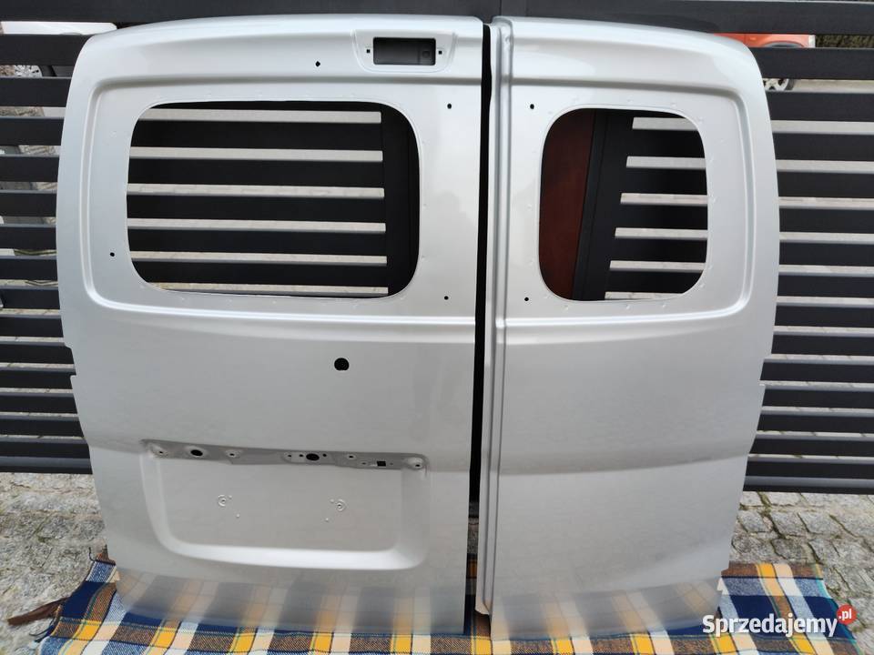 Drzwi tylne skrzydełkowe Nissan NV200 kolor Poznań