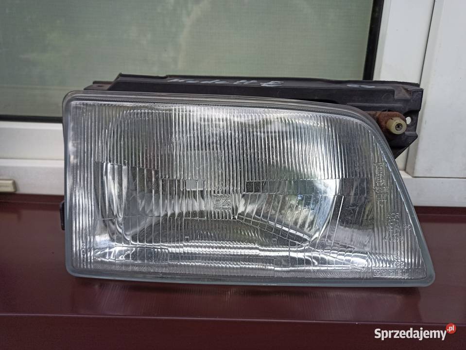 Opel Kadett E lampa przednia prawa reflektor lampy przednie Sieradz