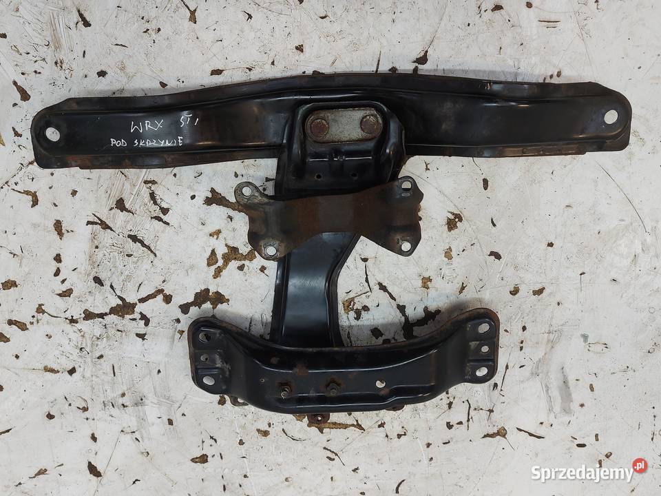 Subaru WRX STI 2015r łapa poduszka skrzyni osobowe