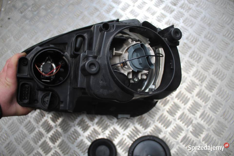 LAMPA PRAWY PRZÓD VW GOLF V 1EG24700718 OPIS
