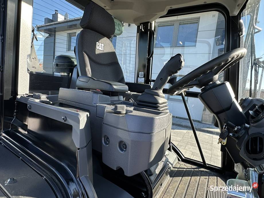 ŁADOWARKA KOŁOWA CATERPILLAR 906 Tuliszków