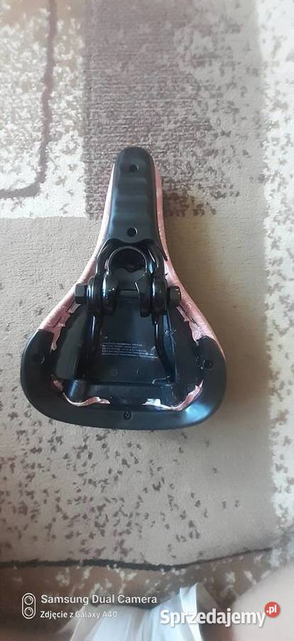 Sprzedam nowe siodełko piankowe kolor różowy