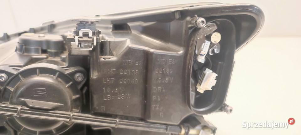 VW TIGUAN ALLSPACE SEAT TARRACO LAMPA PRAWA osobowe