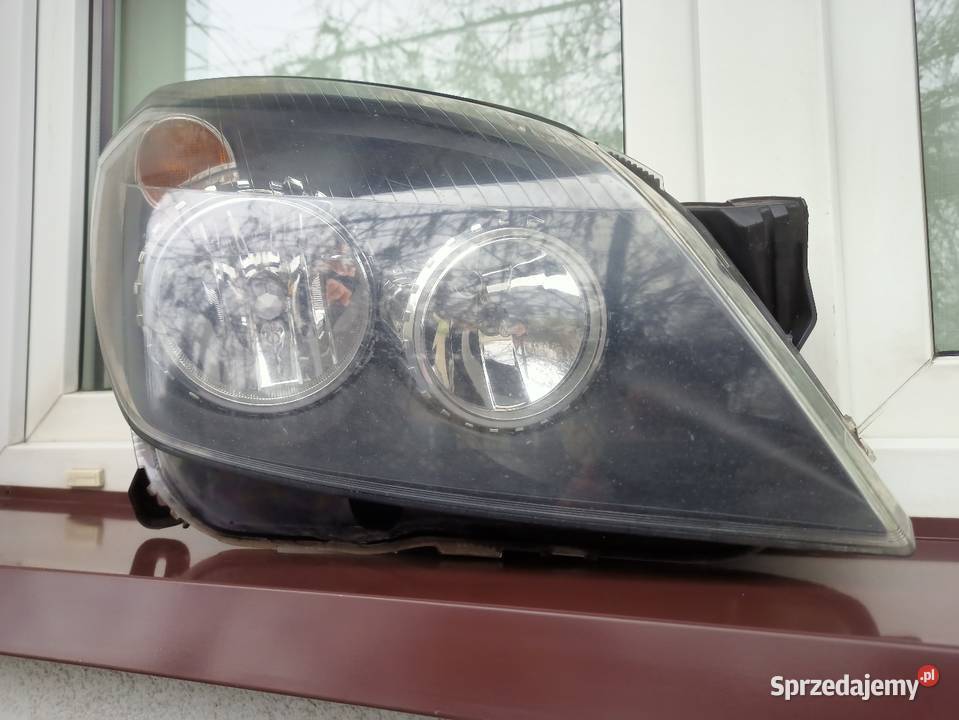 Opel Astra H lampa przednia prawa reflektor Sieradz