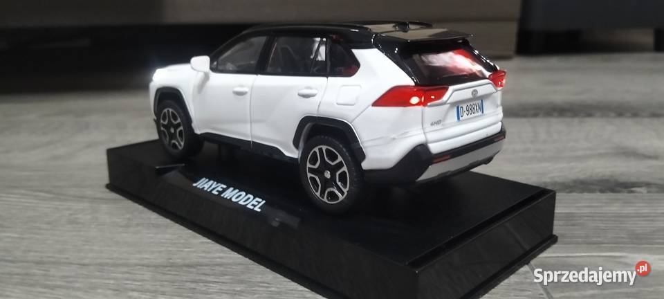 Toyota RAV4 w skali 1 32 Modelarstwo Kutno