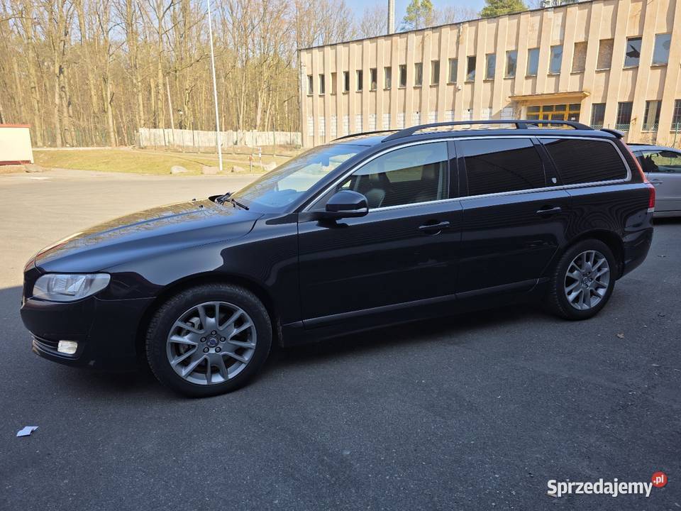 Volvo V70 2014r D3 5 cylindrów 136 19843 czarny światła przeciwmgielne mazowieckie Warszawa