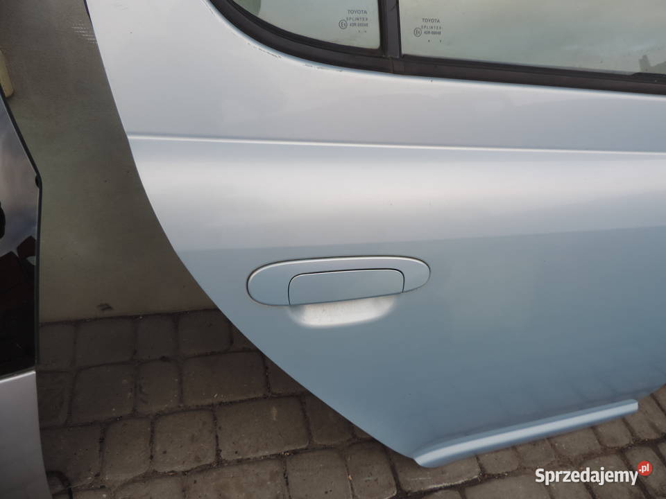 DRZWI PRAWY TYŁ TOYOTA YARIS 1 Drzwi Nowy Sącz