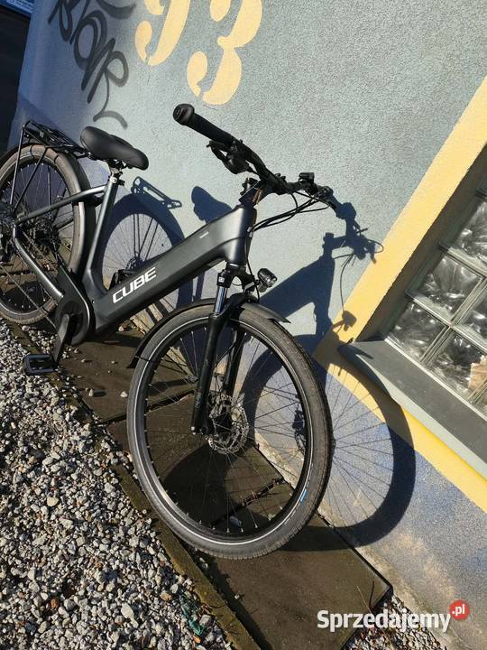 idealny elektryczny CUBE Touring Hybrid 2024 Wrocław