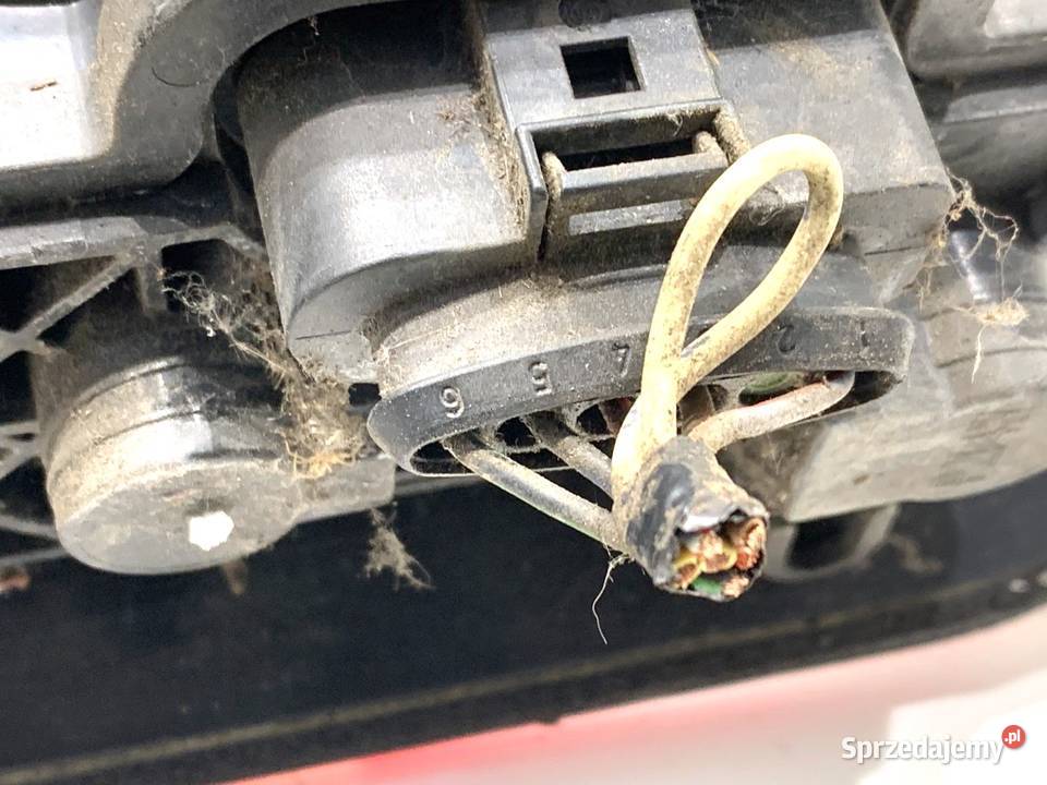 LAMPA PRAWY TYŁ VW CADDY III Minivan 0415