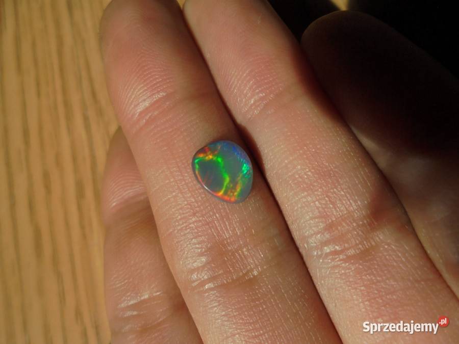 czarny opal australijski z rzadką czerwoną Warszawa